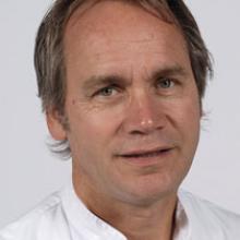 dr. V.P.M. van der Hulst